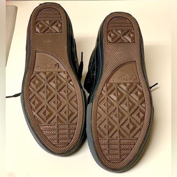 Junior 4 EU 36 Converse Chuck Taylor Blacked Out Leather Mid Height Shoes - Picture 14 of 16